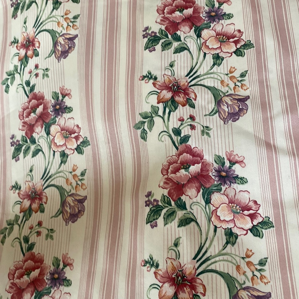 !! Price Drop !! VINTAGE New Drapery / Upholstery Fabric